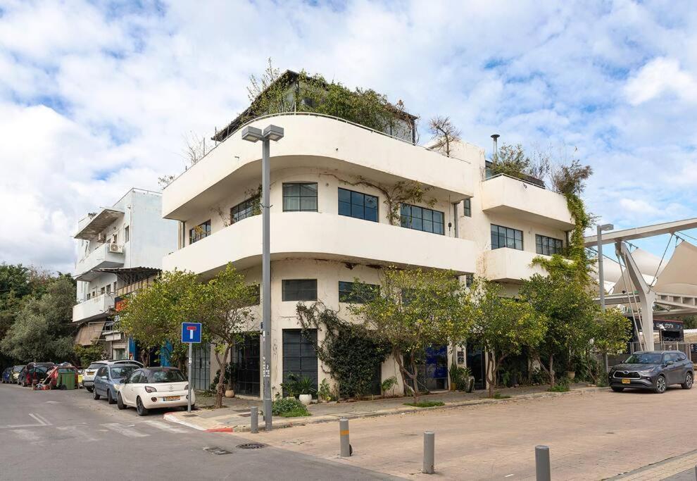 A Bauhaus Gem - Prime Location